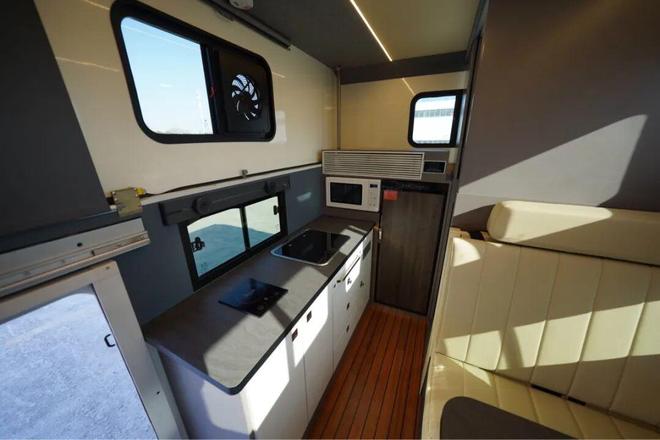 月28日亮相成都房车展颜值与实用并存瓦力游戏试玩超适合露营的房车！11(图8)