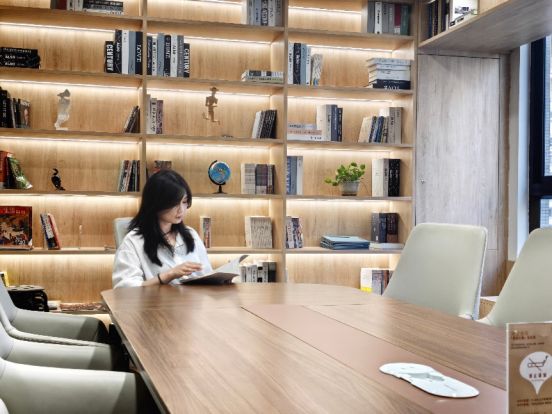 赋能初创企业地铁直达·成本可控瓦力棋牌深圳华强核心联合办公(图2)